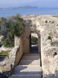 Сирмионе, раскопки "Grotta Catullo"