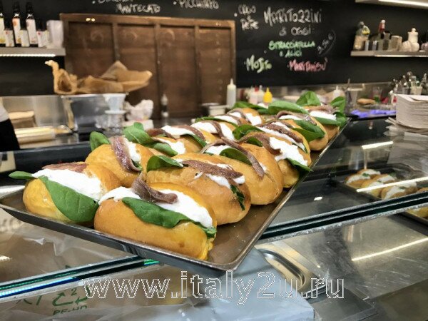 Маритоццо с анчоусами от Maritozzo Rosso Маритоццо с анчоусами от Maritozzo Rosso